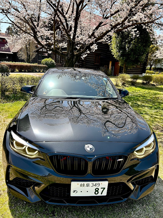 M2 クーペのM2c愛車紹介🙆・毎年恒例の雑草との戦い🪖🙆・まだまだ序の口〜🤣( ͡° ͜ʖ ͡°)に関するカスタム事例の投稿画像1枚目