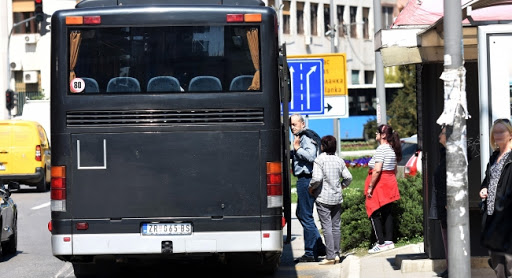 Narodna stranka: Najveći broj autobusa za miting SNS-a popunjen radnicima Simpa i Jumka (VIDEO)