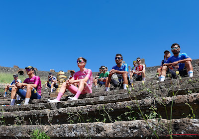 📷 🎥 Giro d'Italia deelt prachtige beelden van start in historische Pompeï