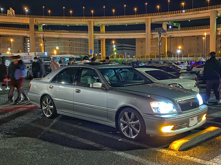 クラウンアスリートの車高調整・DIY・中華パーツに関するカスタム事例の投稿画像1枚目