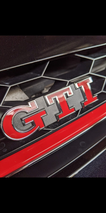 ゴルフのGTI・golf7・エンブレム交換・純正エンブレムに関するカスタム事例の投稿画像5枚目