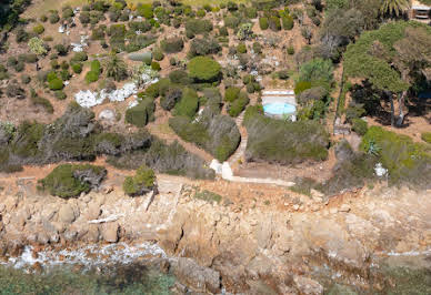 Seaside villa with pool 4