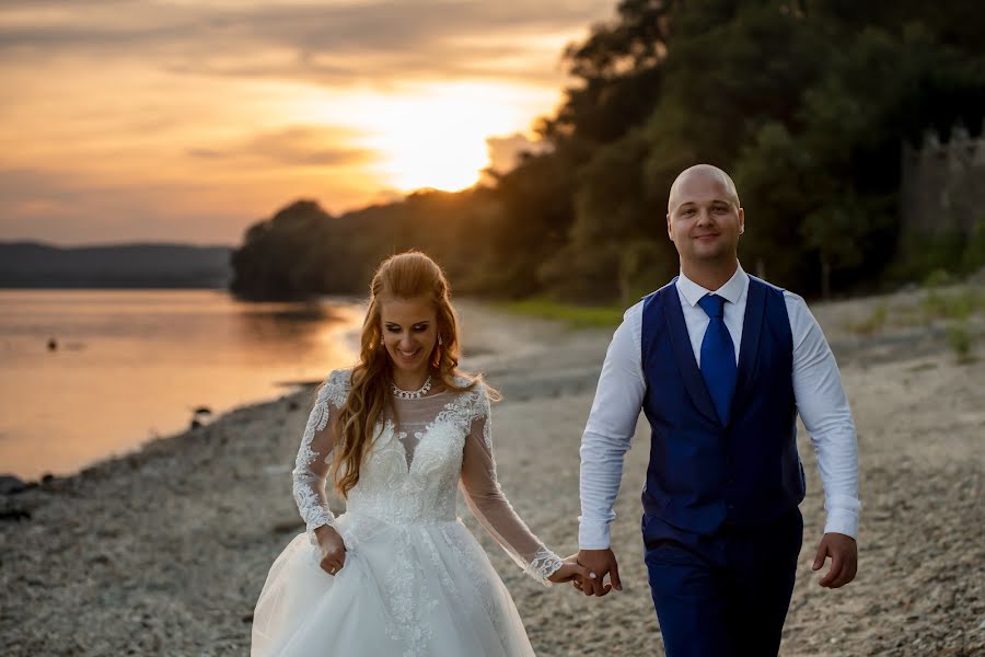 Fotografo di matrimoni Szabina Jardek (jardekszabina). Foto del 5 novembre 2022