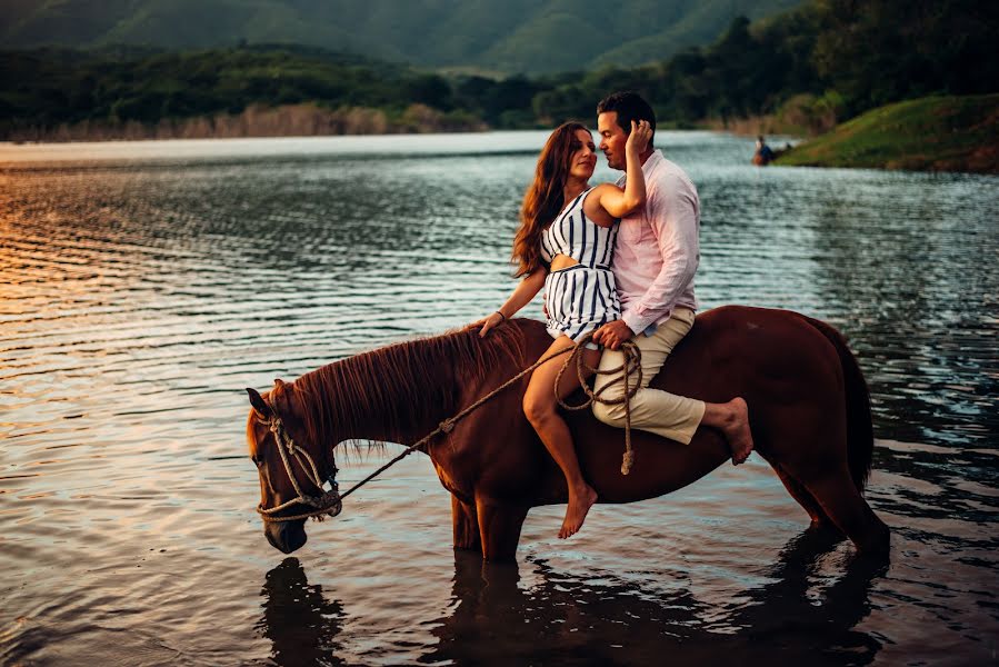 Fotógrafo de casamento Frank Ramos (frankramos). Foto de 19 de outubro 2020