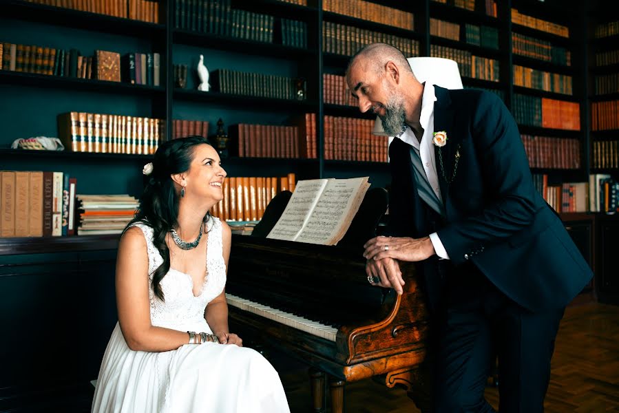 Fotógrafo de casamento Elrich Mendoza (storylabfoto). Foto de 19 de março