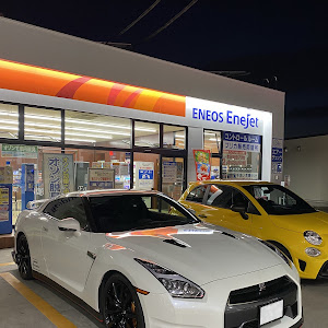 NISSAN GT-R