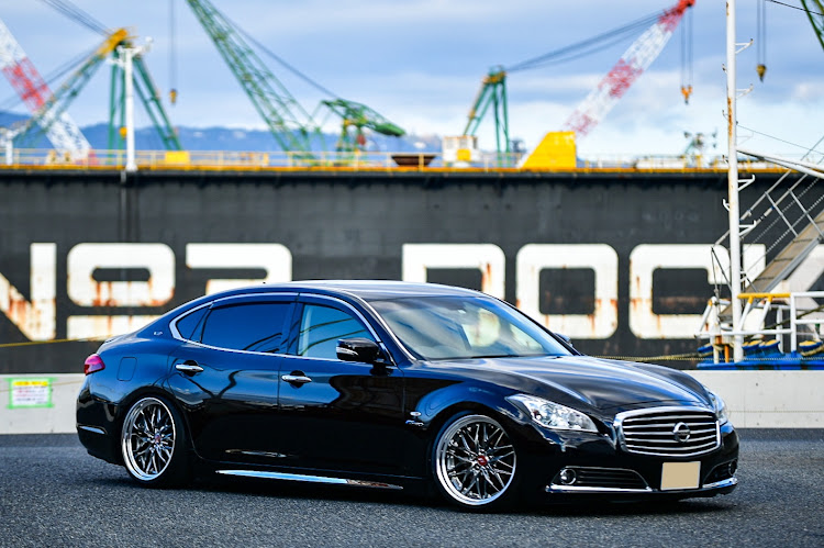 シーマの51シーマ・車写活・大人style・2021ベストショットに関するカスタム事例の投稿画像1枚目