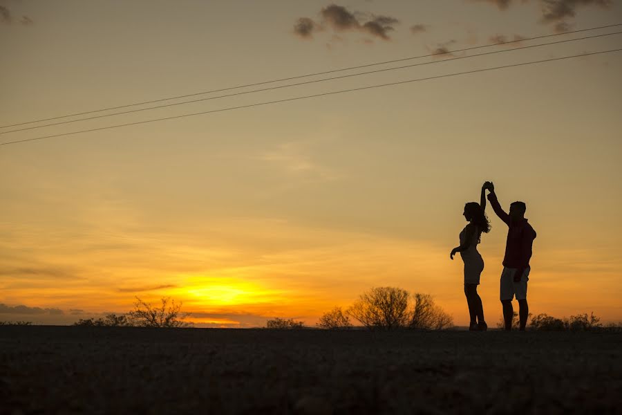 Wedding photographer Junior Souza (juniorsouza). Photo of 19 April 2018