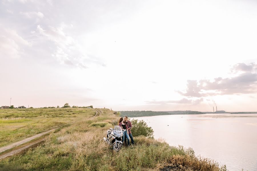 Hääkuvaaja Irina Zhdanova (novaphoto). Kuva otettu 9. joulukuuta 2018