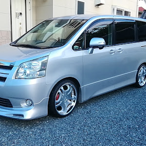 ノア ZRR70W