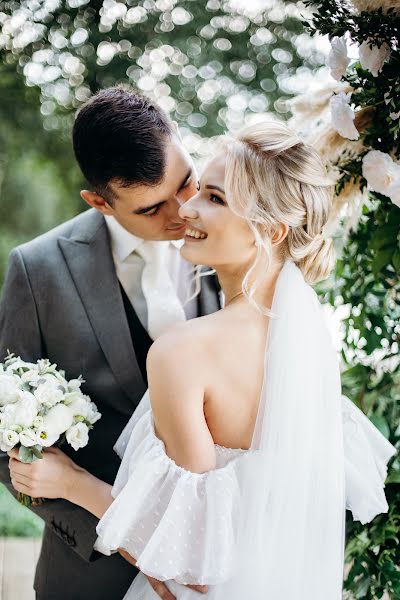 Fotógrafo de casamento Lyudmila Denisenko (melancolie). Foto de 8 de setembro 2021