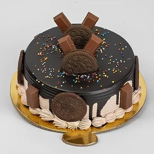 Oreo KitKat Cake