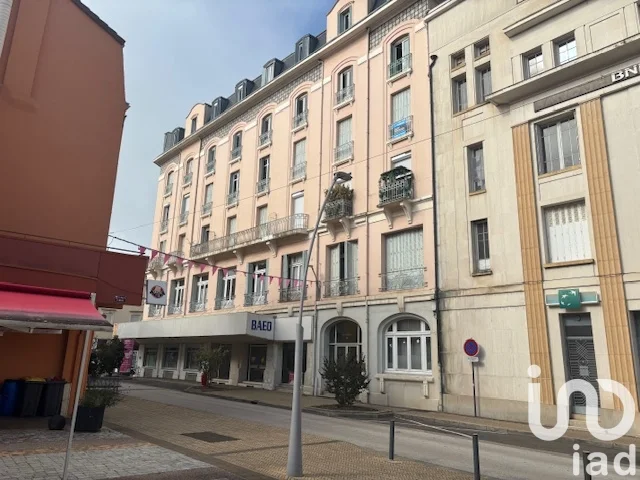 vente Appartement à Montceau-les-Mines (71) - Immeuble rose façades détaillées