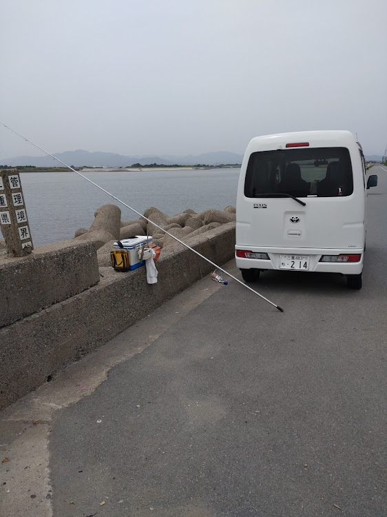 ハイエースバンのタケコプター・💋投げ釣り🎣・坊主坊主・熱中症に気をつけて!!に関するカスタム事例の投稿画像4枚目
