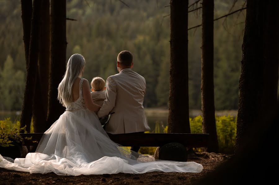 Fotografo di matrimoni Levente Gábor (levente). Foto del 6 aprile 2023