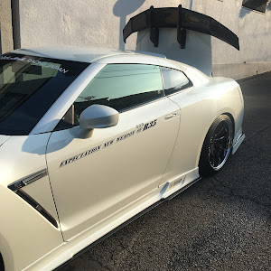 NISSAN GT-R