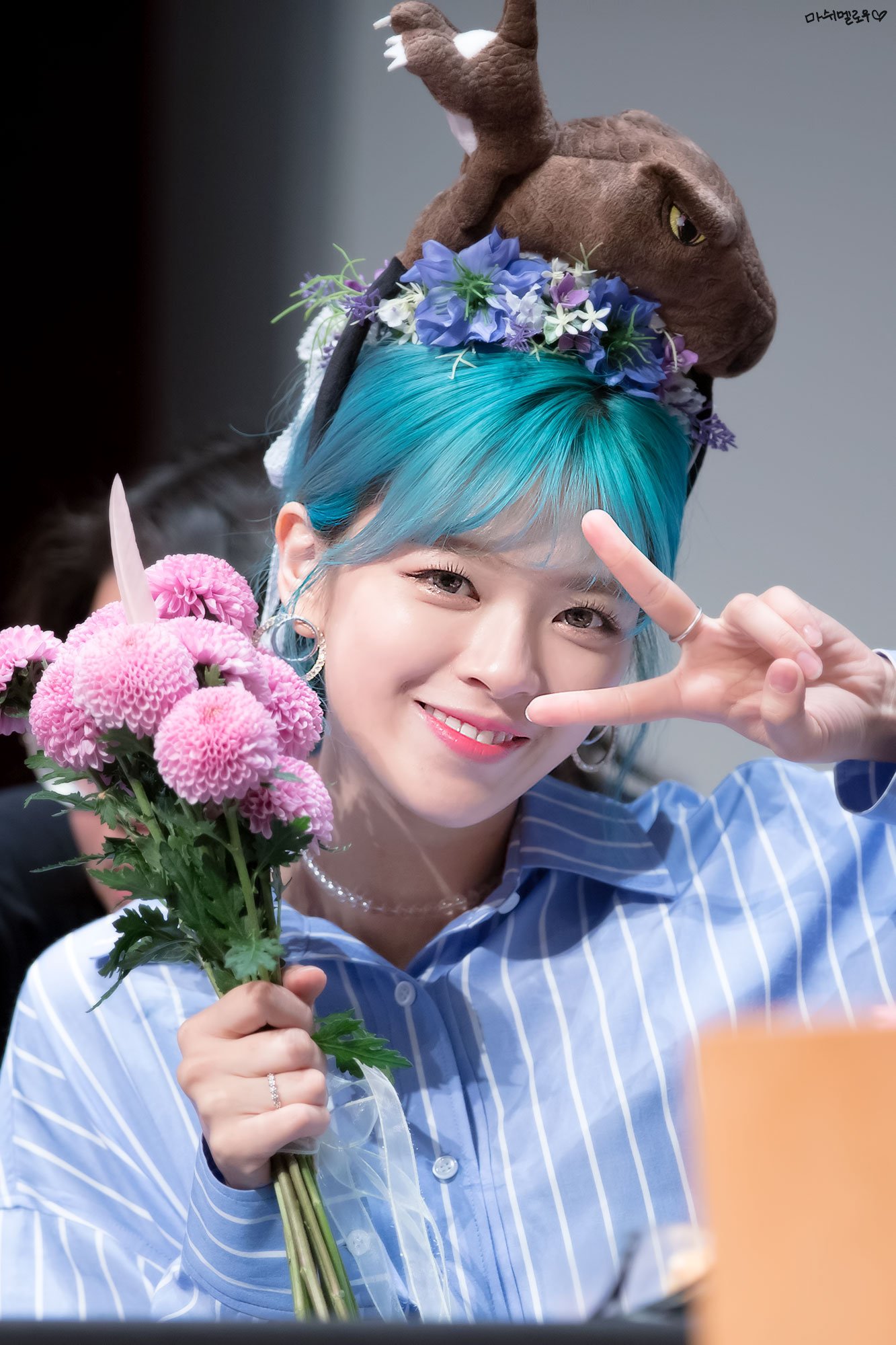 Literally Just 60 Photos Of TWICE Jeongyeon's Bright Blue Hair