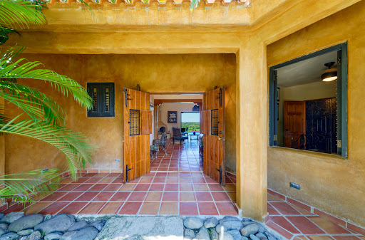 Farmhouse with garden and pool 5