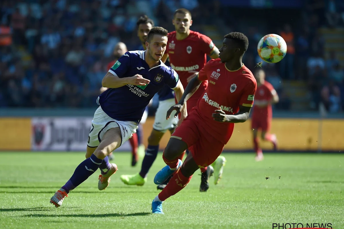 🎥 Du jamais vu : un ancien d'Anderlecht inscrit deux corners directs en un match