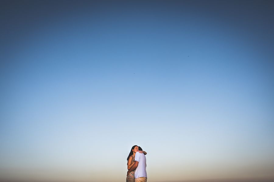 Wedding photographer Simone Infantino (fototino). Photo of 19 July 2017