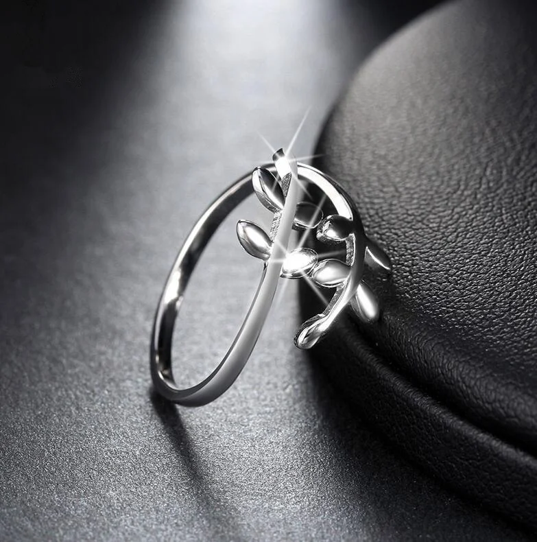 Bague de mariage réglable en argent sterling 925 pour femmes, idéale pour les soirées, élégance et confort assuré.