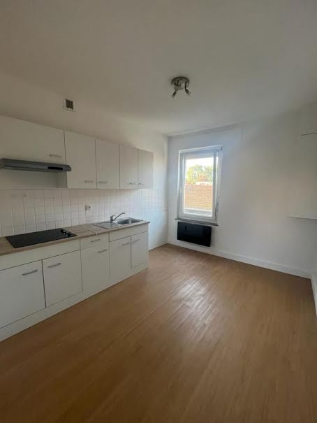 Location  appartement 2 pièces 42 m² à Feurs (42110), 430 €