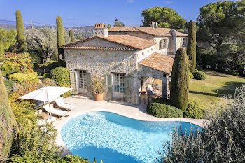 villa à Mougins (06)