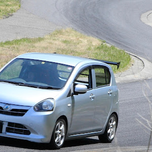 ミライース LA300S