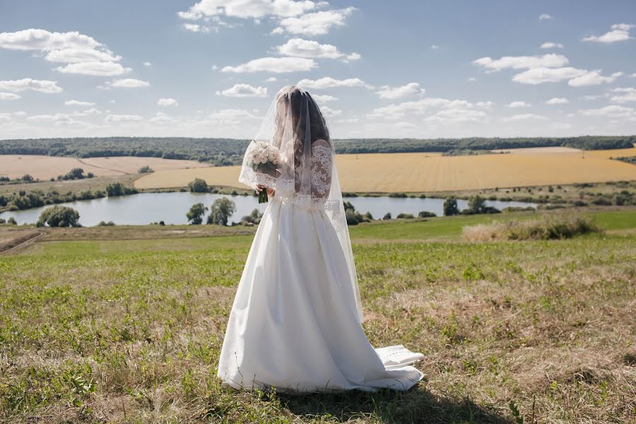 Fotógrafo de casamento Anna Kabasina (annkabasina). Foto de 2 de novembro 2017