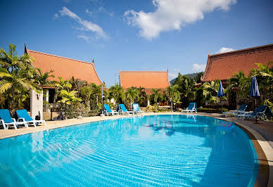 Maison avec piscine et jardin 3