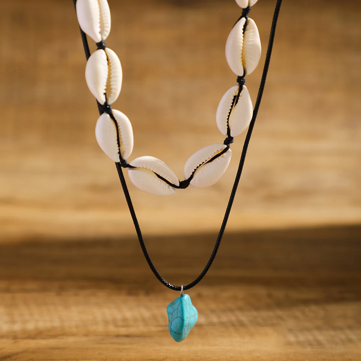 Title 4, Collier de coquillage turquoise irrégulier pour...