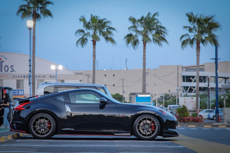 フェアレディZのアマドゥ・シン･ウルトラマン・肴時々酒 海市・海鮮丼・新型セレナ？に関するカスタム事例の投稿画像9枚目