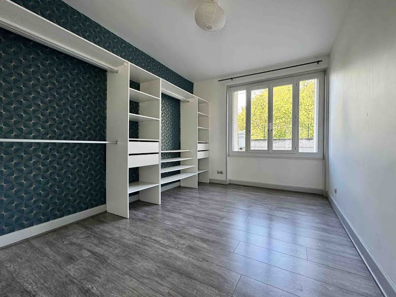 Location meublée appartement 3 pièces 61 m² à Chamalieres (63400), 707 €