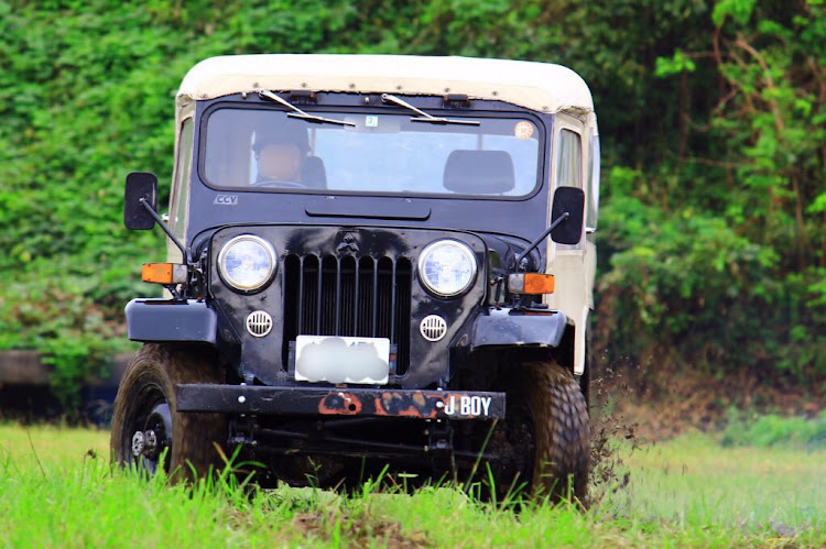 スイフトスポーツのzc32s・J53・マーチニスモ・三菱ジープ・駐屯地に関するカスタム事例の投稿画像10枚目