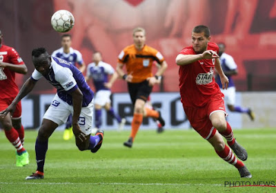 En of de Antwerpse derby weer uitverkocht zal zijn: enthousiaste fans schuiven anderhalf uur aan voor felbegeerde tickets