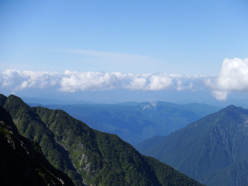 奥に高山市街地