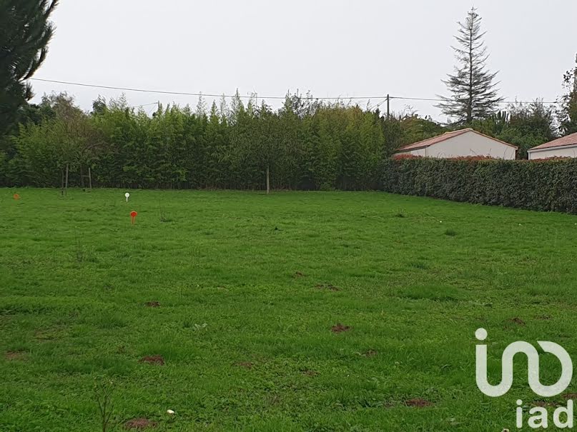 Vente terrain  2823 m² à Apremont (85220), 149 500 €