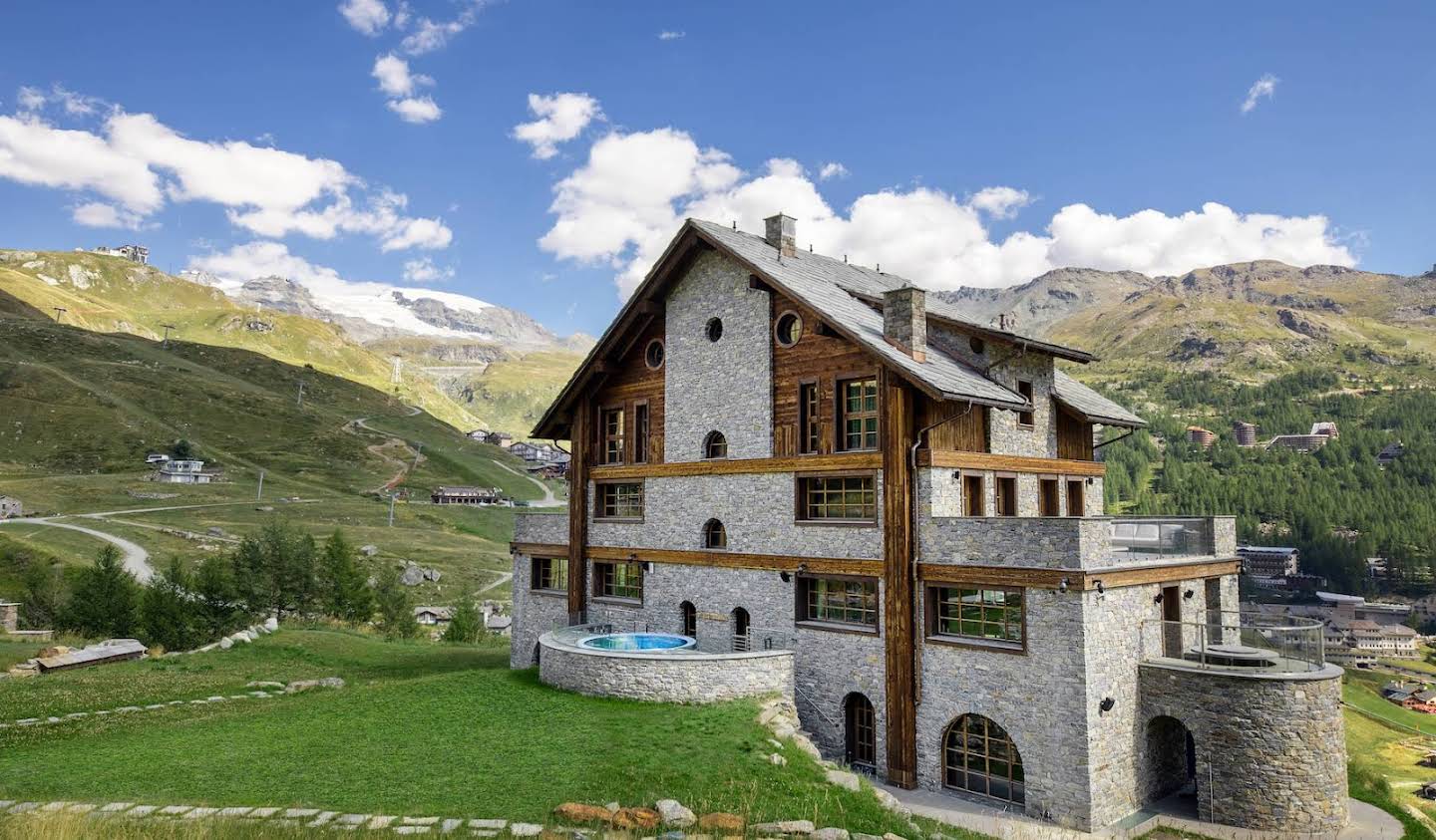 House with pool Aosta