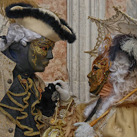 La coppia in maschera di 