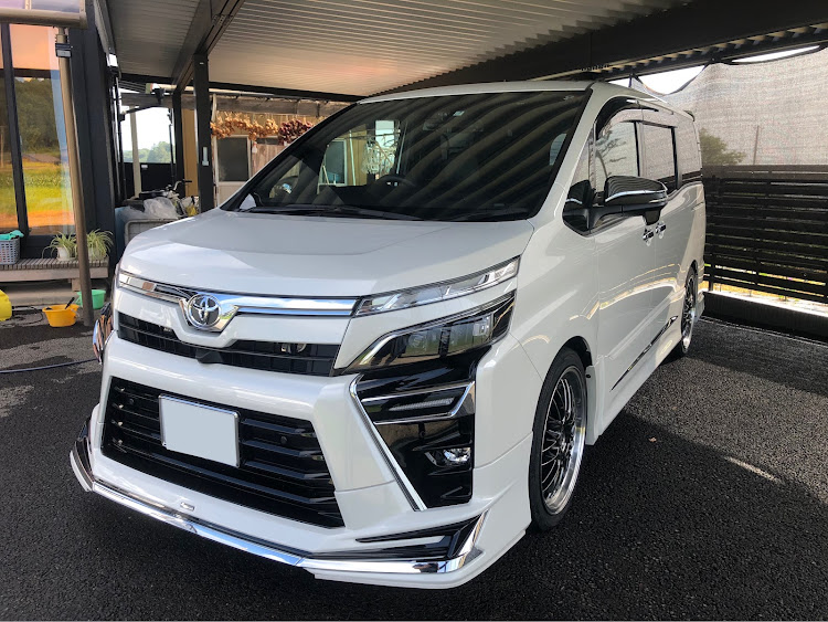 ヴォクシーの初車検・日除け対策・スマートミスト ハイパードロップ・洗車の後は雨が降るに関するカスタム事例の投稿画像6枚目