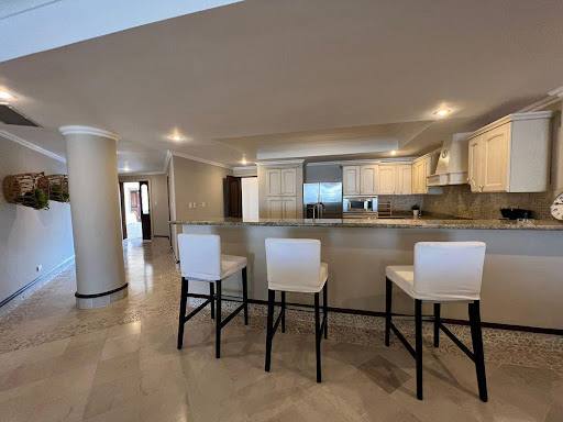 Apartment with pool 3