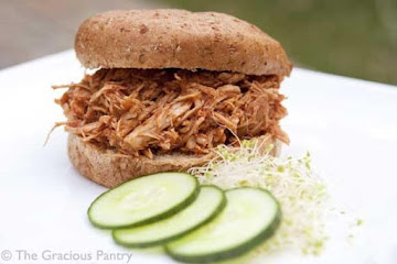 Healthy Pulled Pork Sandwiches (Slow Cooker)