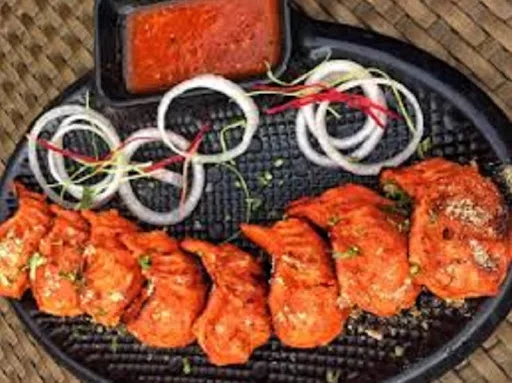 Chicken Tandoori Momos.