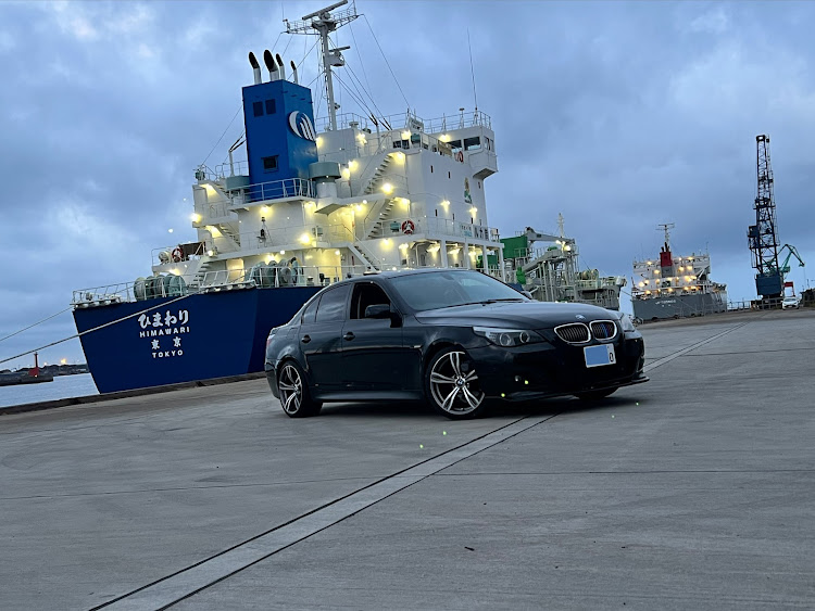 5シリーズ セダンの寝坊・工場シリーズのはずが・早朝波止場・BMW・コラボしませんか？に関するカスタム事例の投稿画像2枚目