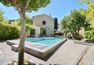 Maison avec piscine et terrasse 1