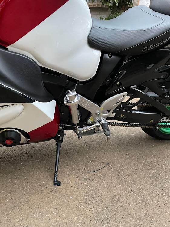 ogi☆kenさんが投稿したGSX1300Rに関するカスタム事例の投稿画像2枚目