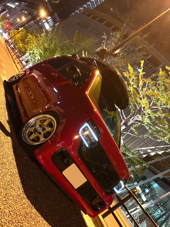 N-WGN カスタムのシェブロンレーシングS1N・165/55R15・夜写メ活・似たようなアングルばっか・都会映えに関するカスタム事例の投稿画像1枚目