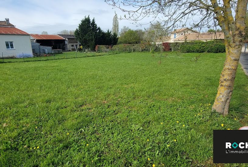  Vente Terrain à bâtir - 699m² à Prin-Deyrançon (79210) 