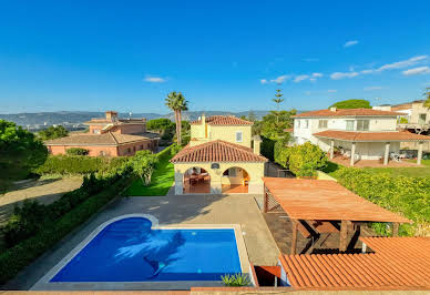 Maison avec jardin et terrasse 2