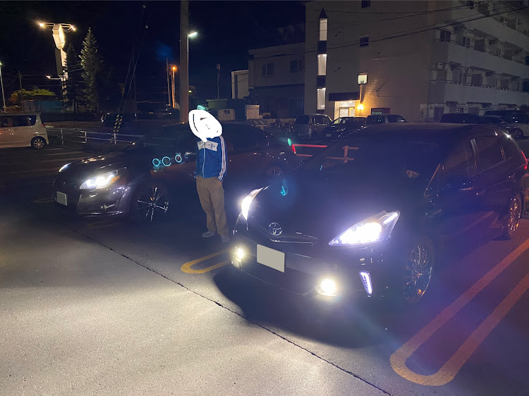 レガシィB4のレガシィB4・プリウスα・仕事終わりにパシャリに関するカスタム事例の投稿画像1枚目